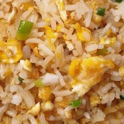 ข้าวผัดไข่(ของเด็ก)ใส่หมูสัับ