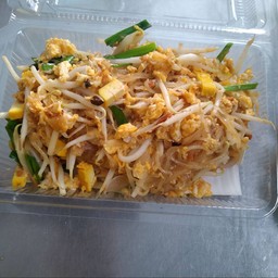 ผัดไทยไม่เอาเนื้อสัตว์เราจะเพิมไข่ให้