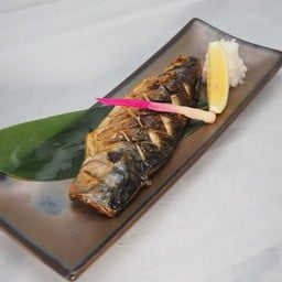 ปลาซาบะย่างเกลือ