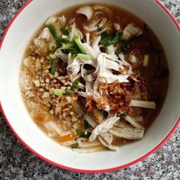 ก๋วยเตี๋ยวไก่ฉีก