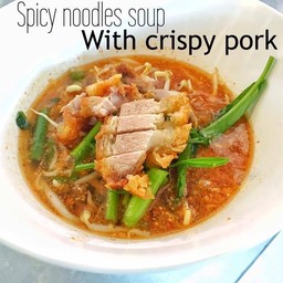 ก๋วยเตี๋ยวต้มยำหมูกรอบ