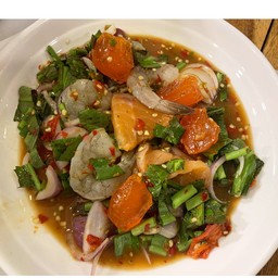 ยำแซลมอน+กุ้งสด+ไข่แดง ปลาร้า