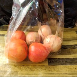 มะเขือเทศ+หอมหัวใหญ่