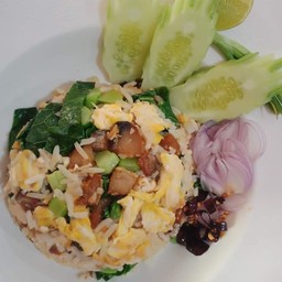 ข้าวผัดคะน้าปลาเค็ม