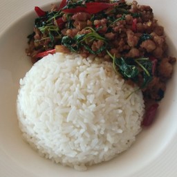 ข้าวราดกะเพรา