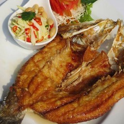 ปลากระพงทอดน้ำปลา(ปลาหนัก1ก.ก)