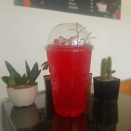 น้ำแดงโซดา