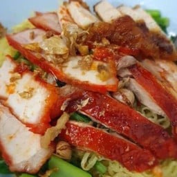 ร้านแชมป์บะหมี่เกี้ยวเป็ด หมูแดง หมูกรอบ&นำ้ผลไม้ปั่น