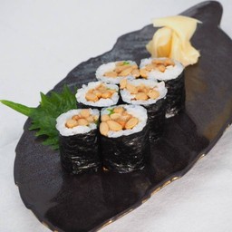 ข้าวห่อสาหร่ายไส้ถั่วหมัก