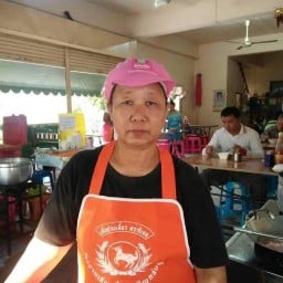 ก๋วยเตี๋ยวลูกแก้วคูเมือง