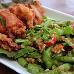ตำถั่วหมูกรอบ