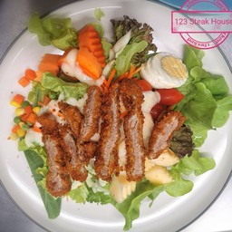 สลัดหมูทอด