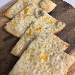 Garlic Bread + Mozzarel