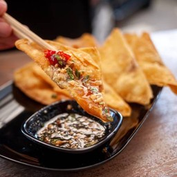 โก๋บูท เกี๊ยวทอด