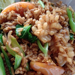 ข้าวผัดรถไฟปลาหมึก