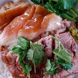 ก๋วยเตี๋ยวเรือสำราญข้าวขาหมู