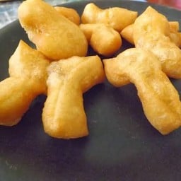 โก๋มิกซ์ปลาท่องโก๋สี่แยกวัดคู