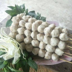 ลูกชิ้นเอ็นไก่ไม้ละ