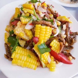 ยำข้าวโพดปลากรอบ