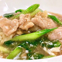 ราดหน้าเส้นใหญ่