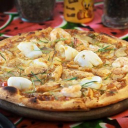 Pizza Seafood Tom Yam