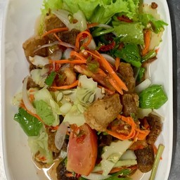 ยำหมูกรอบ