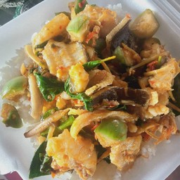 ผัดฉ่ากระเบนราดข้าว