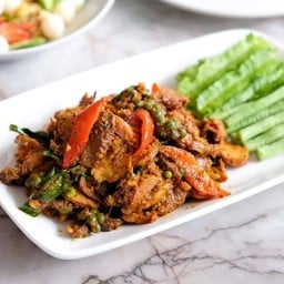 เนื้อวัวหันผัดเผ็ด ใส่สะตอ