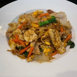 ผัดซีอิ๊วหมู