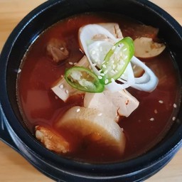 แกงกิมจิหมู 돼지고기 김치찌개Kimchi jjigae with pork neck