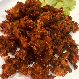ลาบหมูทอด