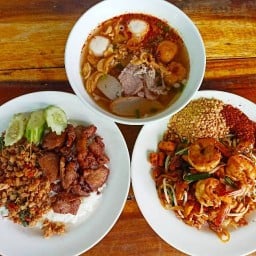 มีข้าวมีเตี๋ยว หน้าเทคโนบางมด ประชาอุทิศ