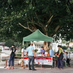 หมูปิ้งริมเล