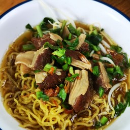 เตี๋ยวเรือหน้าบ้าน(มบ.เดอะพลัสนาพร้าว)