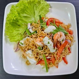 ยำมาม่า