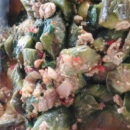 มะเขือยาวผัดโหระพา