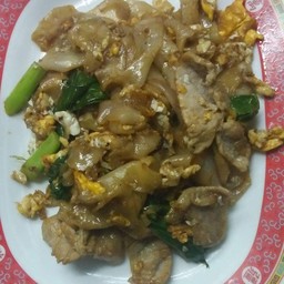 นิวราดหน้านครสวรรค์ (New Noodles in Gravy)