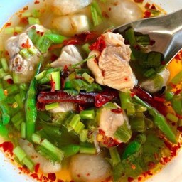 ต้มแซ่บไก่