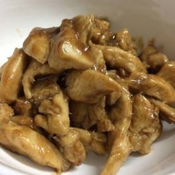 ไก่ผัดน้ำมันหอยราดข้าว