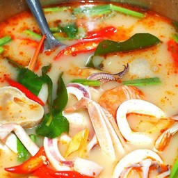 ต้มยำหมึกน้ำข้นหรือน้ำใส