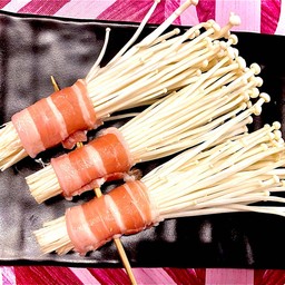 หม่าล่าเห็ดเข็มทองพันเบคอน