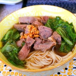 หมี่ซั่วน้ำเนื้อน่องลาย