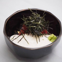 ปลาทูน่าซาซิมิ ราดมันญี่ปุ่นบด