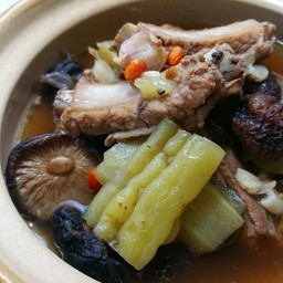 ซี่โครงหมูตุ๋นมะระ