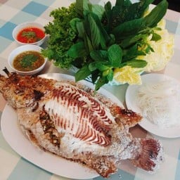 ต้นเครื่องเมี่ยงปลาเผาลพบุรี หน้าวิทยาลัยพณิชยการลพบุรี