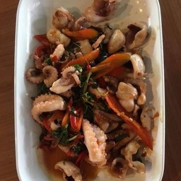 ผัดกะเพราทะเล