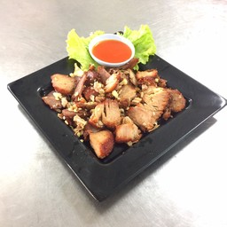 หมูแดงทอดกระเทียม