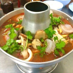ต้มยำรวมทะเล ใหญ่