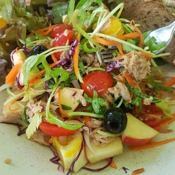 สลัดทูน่า