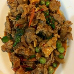 ผัดพริกแกงหมูป่า